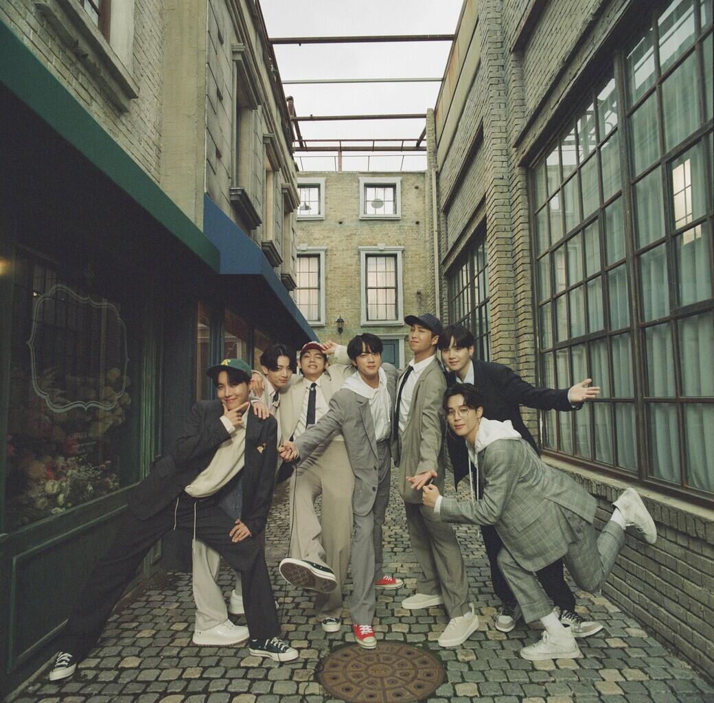 ‘Life Goes On’ Milik BTS Berhasil Puncaki Billboard Hot 100!