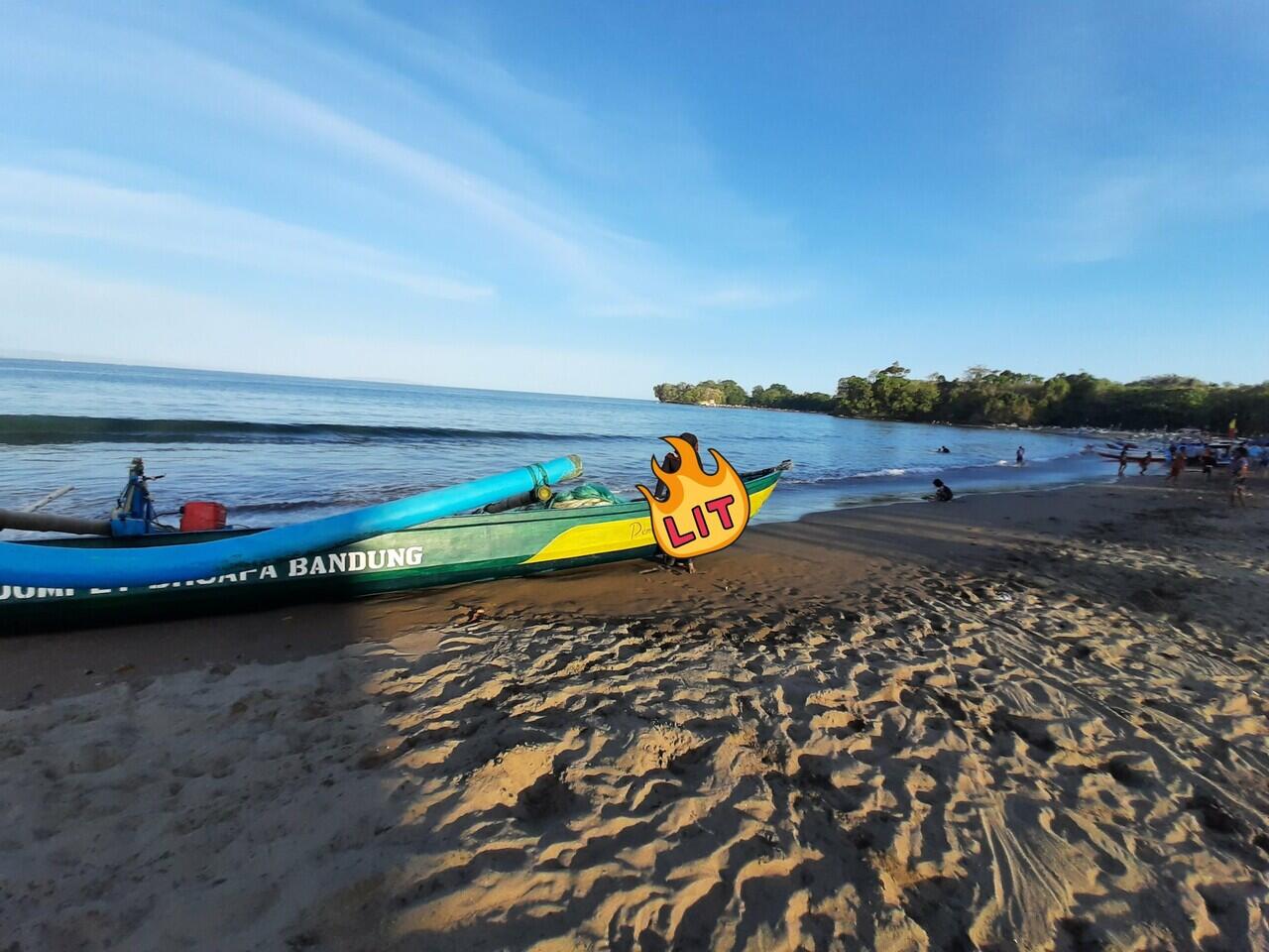 Asyiknya Liburan Dan Bermain Ombak Di Pantai B.Karas Cijulang