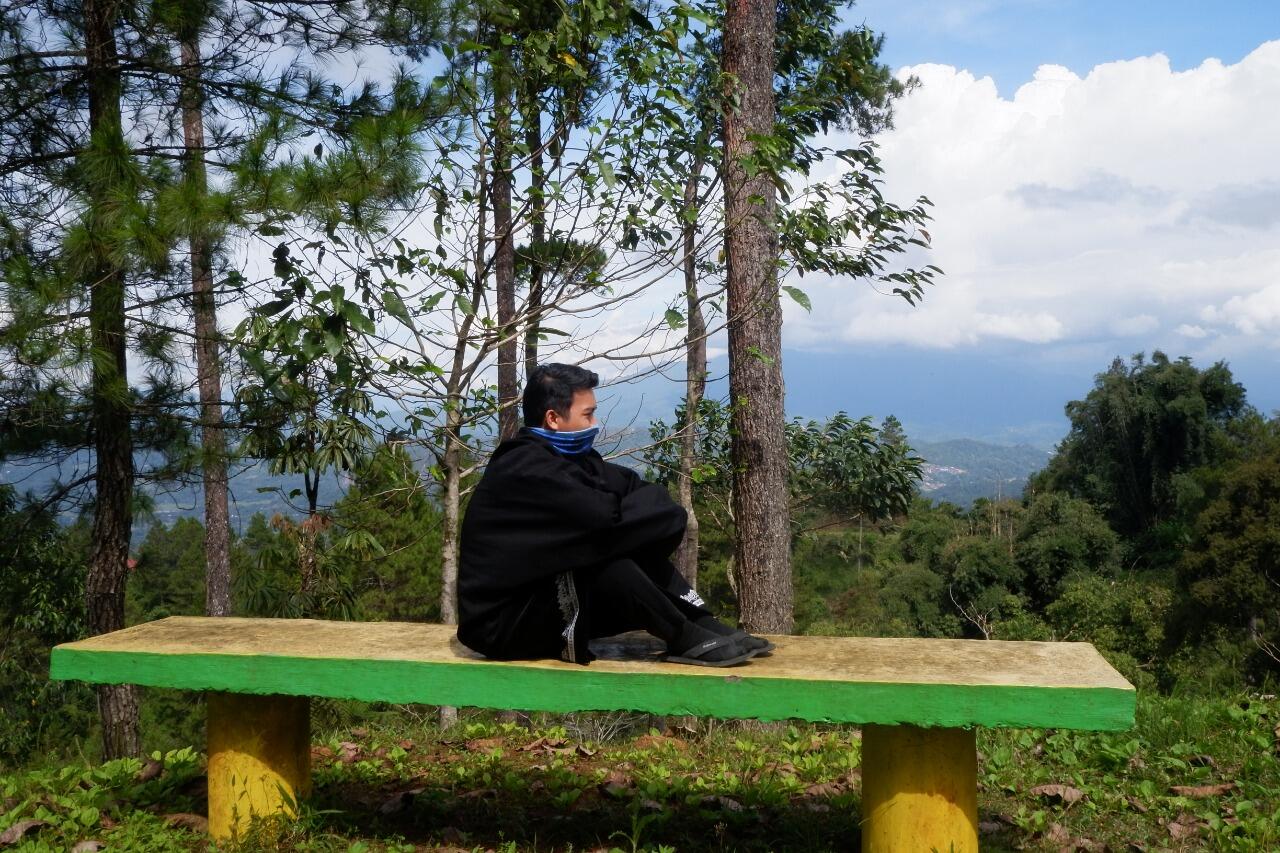 Menikmati Keindahan Pango - Pango Bersama Rekan Kerja