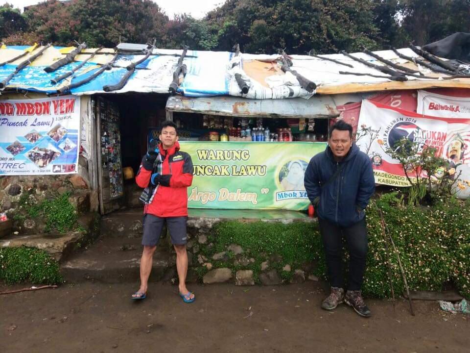 Mampir Ke Warung Mbok Yem Di Lawu Yuk