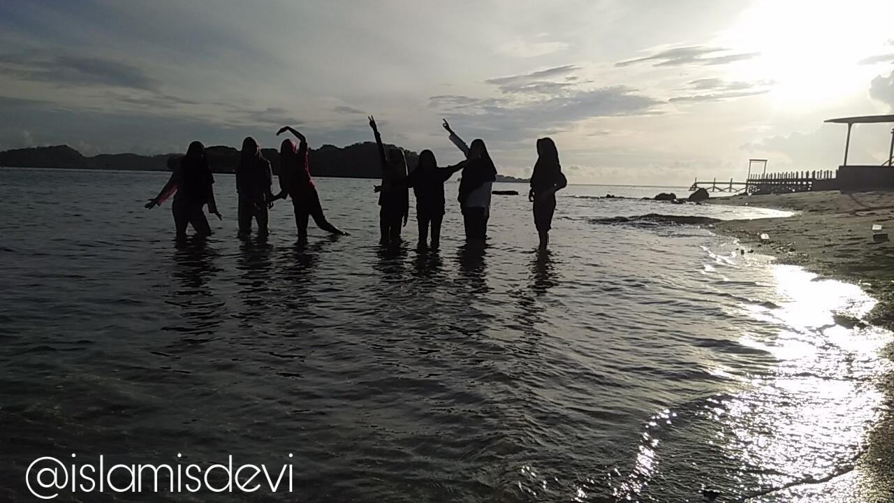 Asyiknya Menikmati Pesona Bahari Di Pulau Larea-rea!