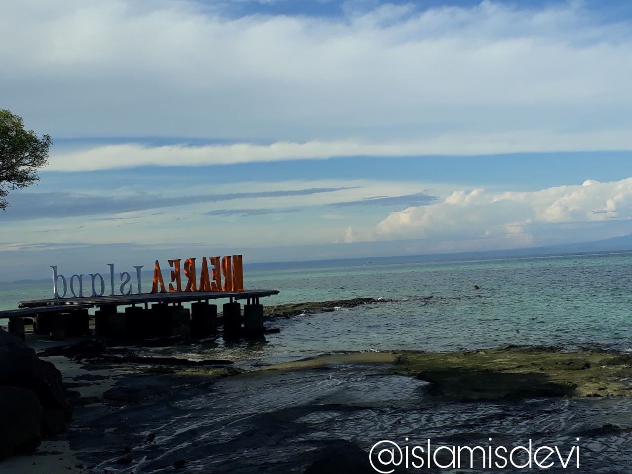 Asyiknya Menikmati Pesona Bahari Di Pulau Larea-rea!