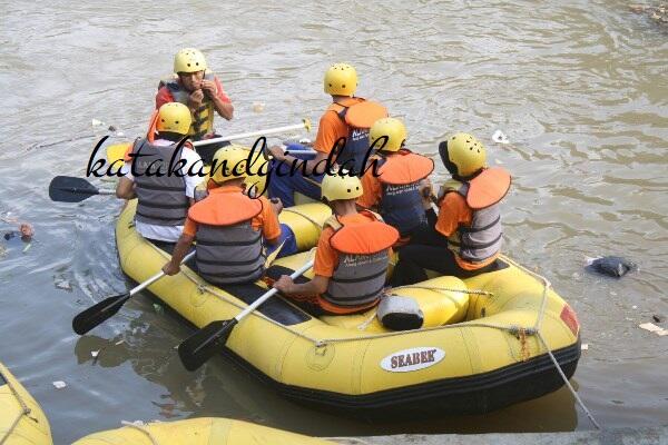 &#91;COC Travellers&#93; Berwisata dengan Menjajal Arung Jeram Sungai Cisadane - Bogor