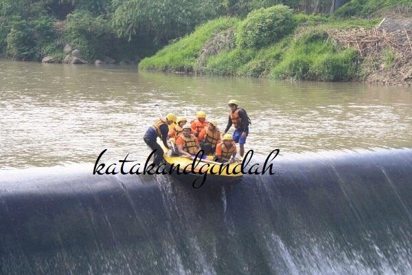&#91;COC Travellers&#93; Berwisata dengan Menjajal Arung Jeram Sungai Cisadane - Bogor