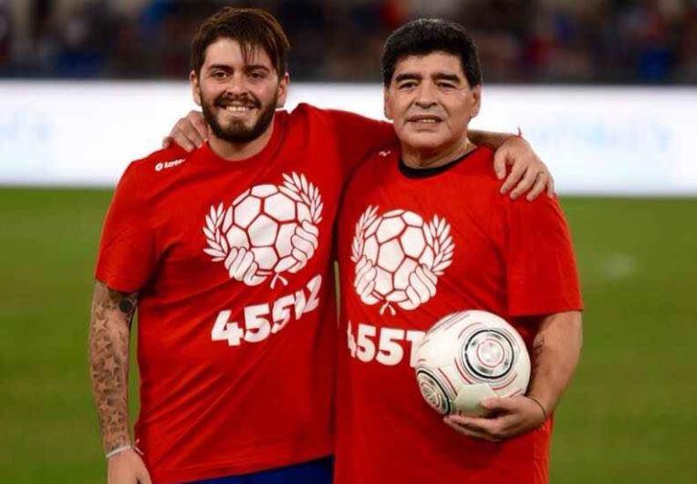 Kalau Niat Hormati Maradona, Messi Harus Pensiunkan Nomor 10 di Barcelona, Setuju??