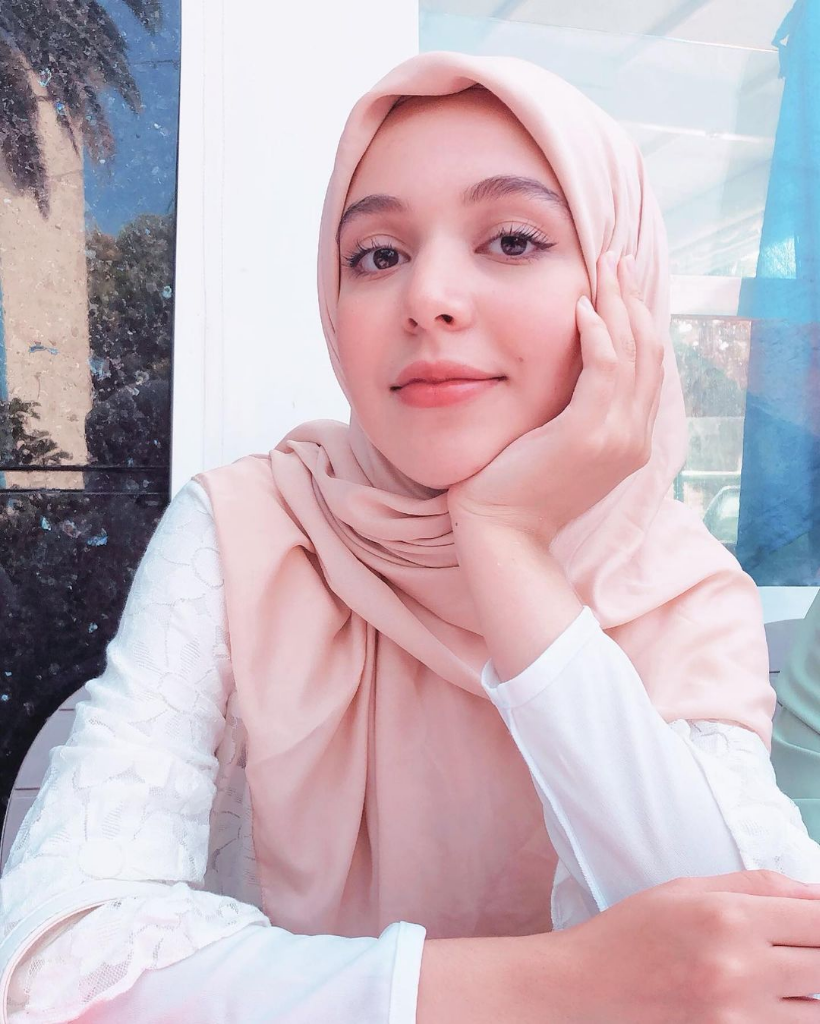 Kenalan Yuk dengan Vlogger Hijab Asal Maroko, Ihssane Benalluchi