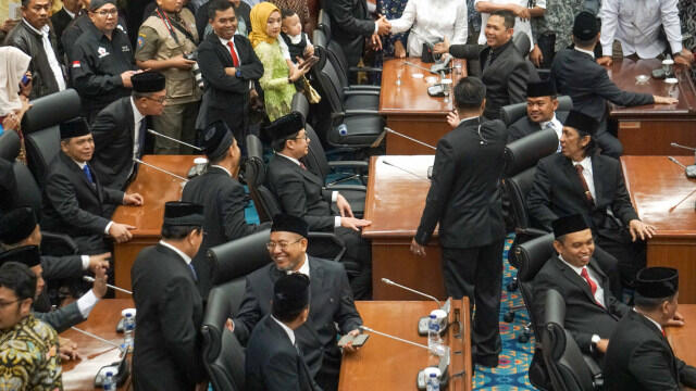 Kenaikan Pendapatan Anggota DPRD DKI Jakarta Gak Rasional Banget!