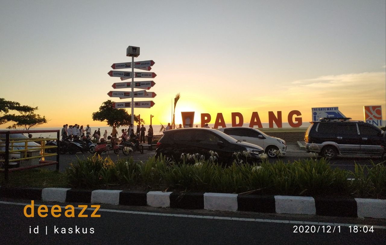 &#91;COC Travellers&#93; Menikmati Keindahan Senja di Pantai Padang