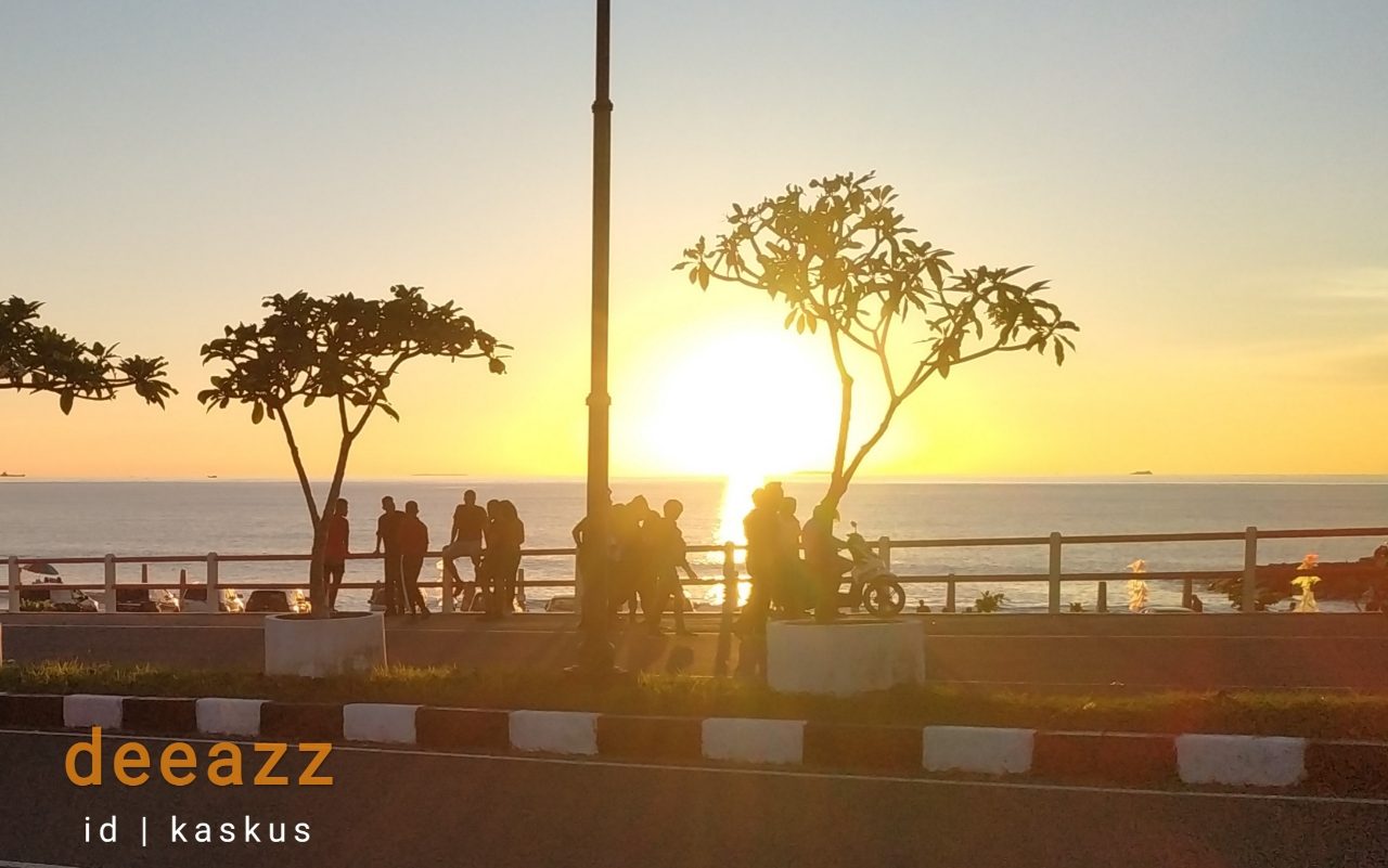 &#91;COC Travellers&#93; Menikmati Keindahan Senja di Pantai Padang