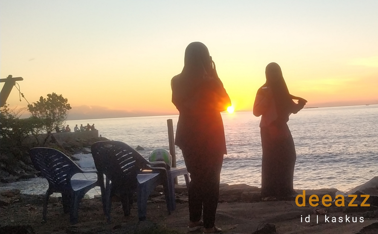 &#91;COC Travellers&#93; Menikmati Keindahan Senja di Pantai Padang