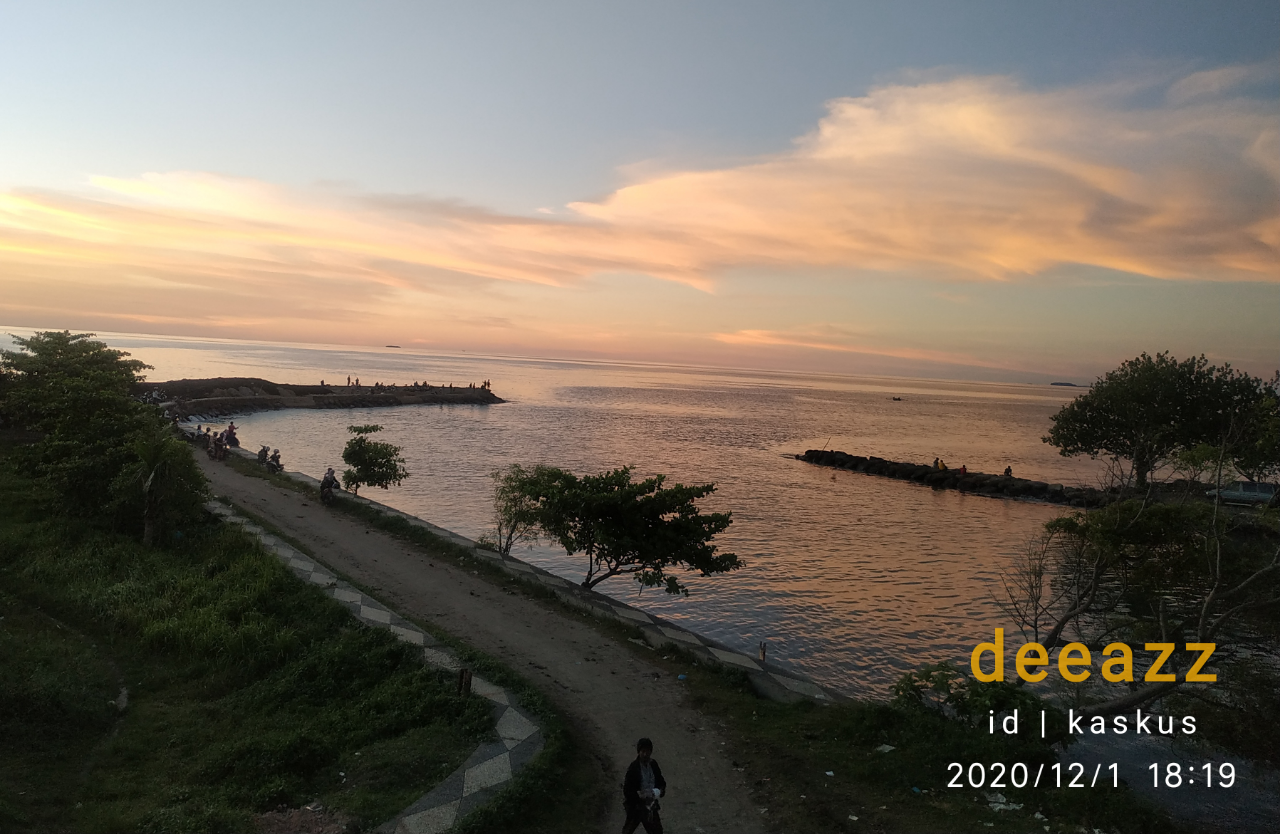 &#91;COC Travellers&#93; Menikmati Keindahan Senja di Pantai Padang
