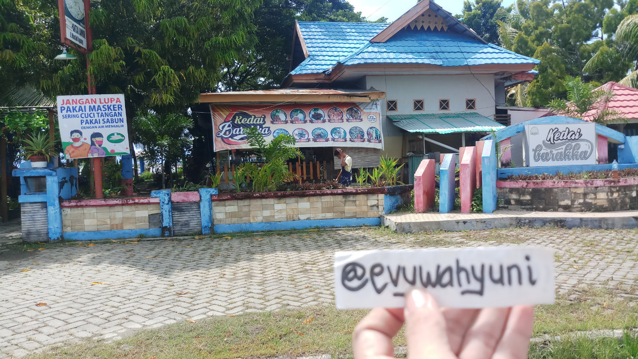 Destinasi Wisata Seru Seputaran Rumah Adat Mekongga dan Pantai Mandra