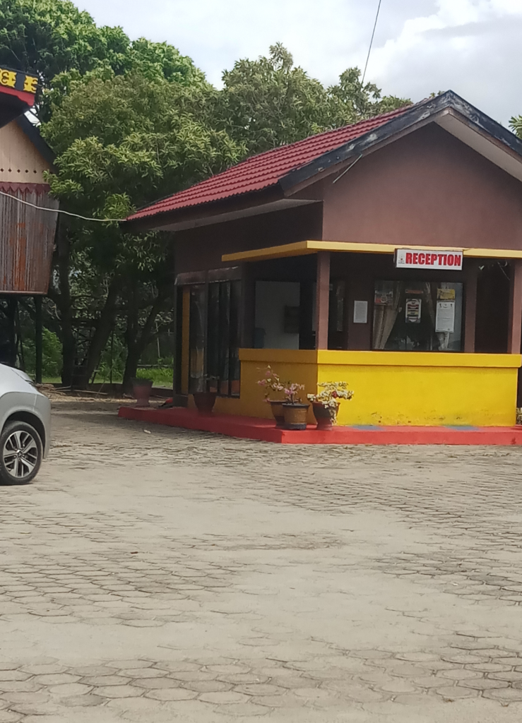 Destinasi Wisata Seru Seputaran Rumah Adat Mekongga dan Pantai Mandra