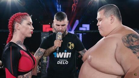 Rusia Memang Gila, Ada Pertarungan MMA Antara Wanita Vs Pria Raksasa.