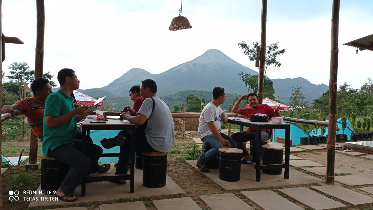 Teras Treteh Kafe Singgah Menarik dan Unik, Hiasan Alami Asli!
#Tetap Ingat 3M