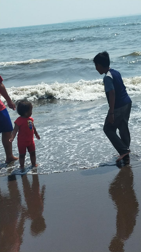 &#91;COC Travellers&#93; Liburan Kecil Kami di Pantai Tanjung Pasir