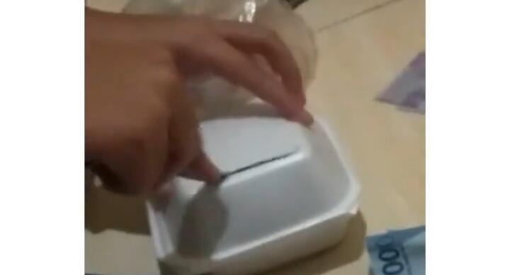 Penemuan Era Modern, Lifehack Cara Makan Seblak Menggunakan Styrofoam! Netizen Takjub