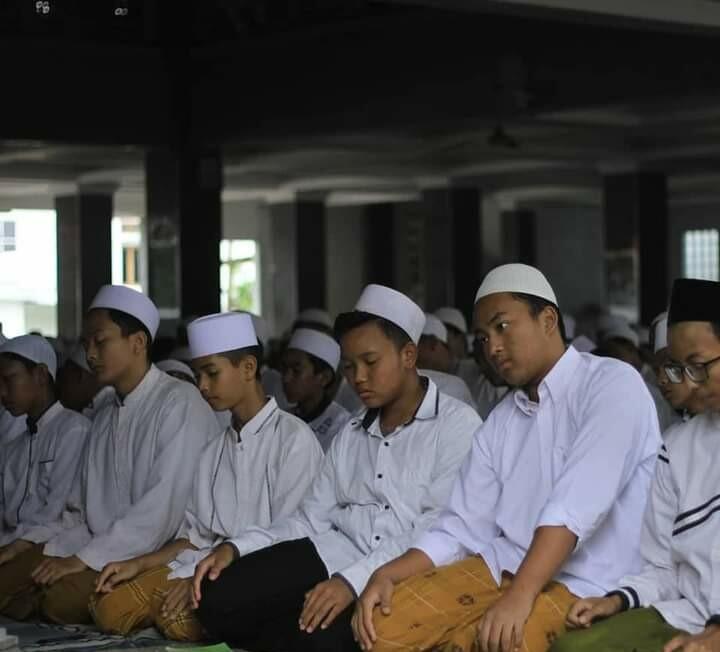 Tingkatkan Spiritual di Hari Jum'at dan Dapatkan Keutamaannya
