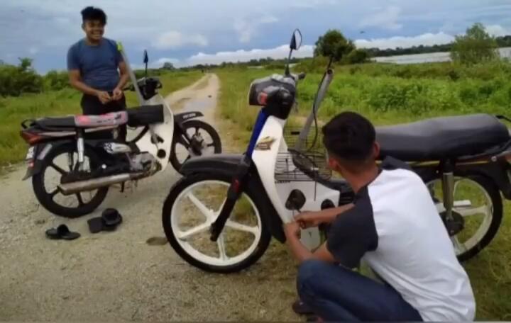 Motor Jadul Ajaib, Mampu Sebrangi Medan Banjir Tanpa Macet atau Ngadat! Gokils