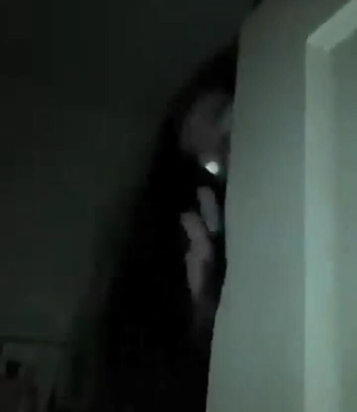 Merinding! Pria Ini Diganggu Makhluk Halus Saat di Kamar Mandi Sampai Bikin Kaget