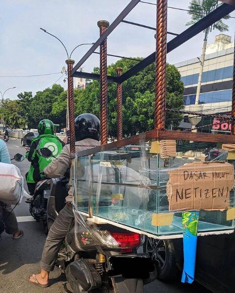 Kacau, Ojek Online Ini Dapat Orderan Angkut Motor