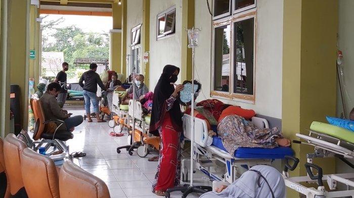 Ruang Isolasi di RSUD Kajen Penuh, 10 Pasien Dirawat di Selasar Rumah Sakit