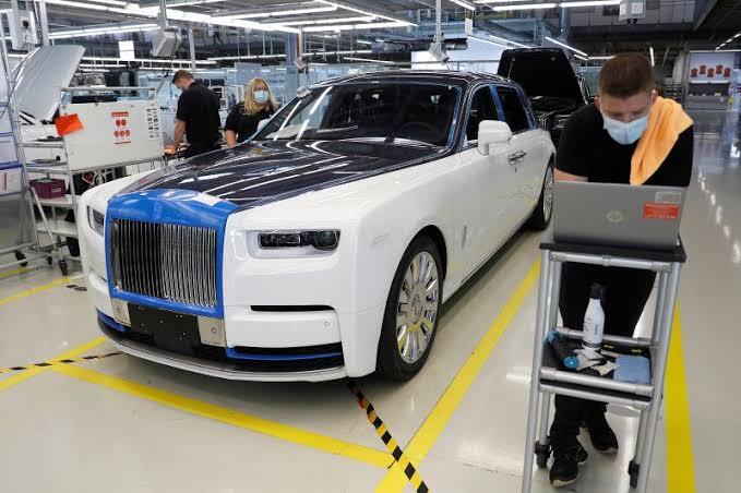 Mobil Mewah Rolls Royce Dibuat Tanpa Menggunakan Robot