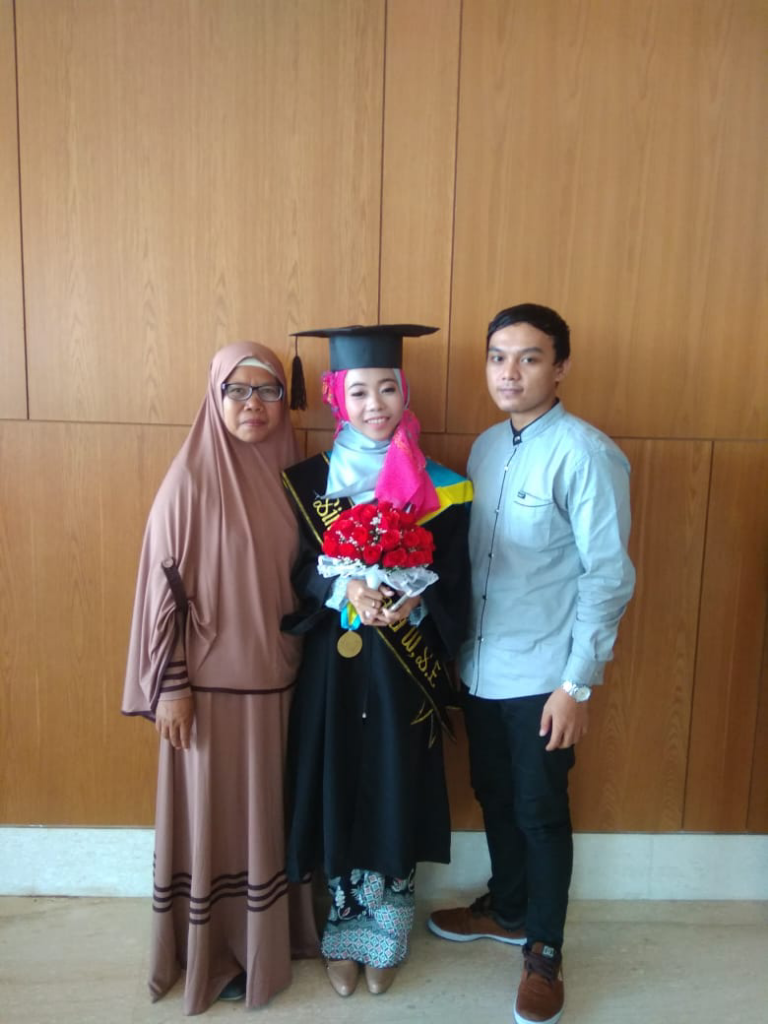 Ibuku Pahlawanku, Terimakasih Ibu Untuk Semua Perjuanganmu. I Love U.