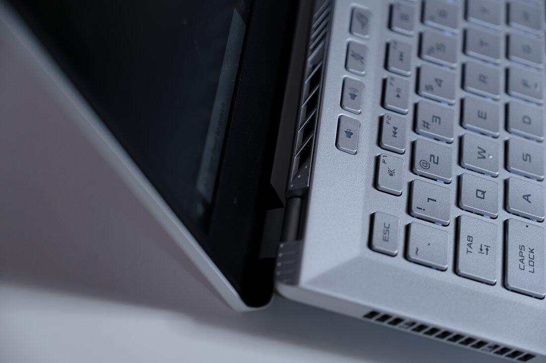 Review ASUS ROG Zephyrus G14 (GA401IV-R9R6F8G)