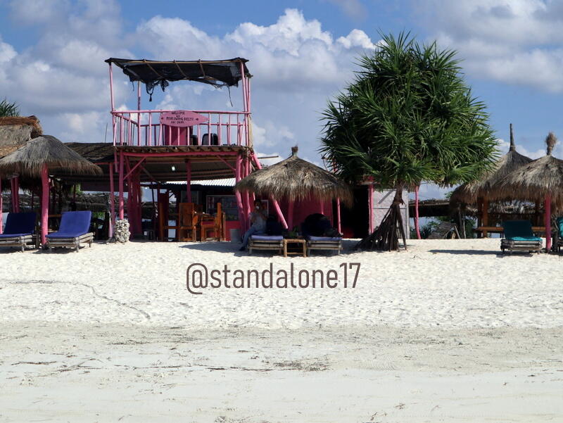 &#91;COC TRAVELLER&#93; Pantai Putih kelas International, Kuta Mandalika Lombok !
