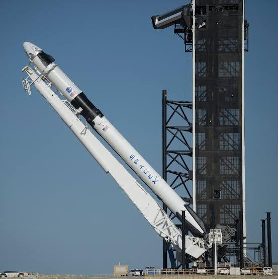 Presiden Joko Widodo Secara Resmi Meminta Elon Musk Bangun Space X di Indonesia