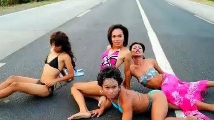 Viral Pengemis Bocah Tendang Mobil Gegara Tak Diberi Uang Receh