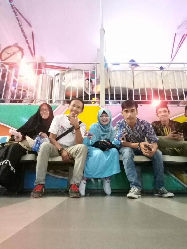 JOMBLO BUKAN BERARTI TIDAK BAHAGIA
