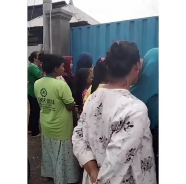 Ambyar, Aksi Remaja Membuat Tiktok Dikira Artis