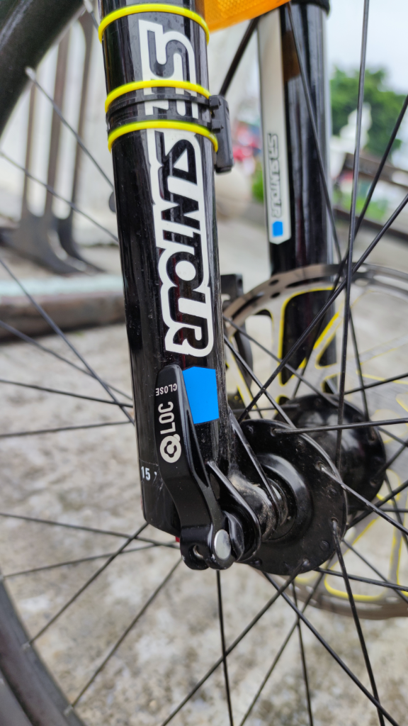 Cara Lepas Pasang Roda Depan Sepeda yang memakai Fork SR Suntour TA(Thru Axle) QLoc 2