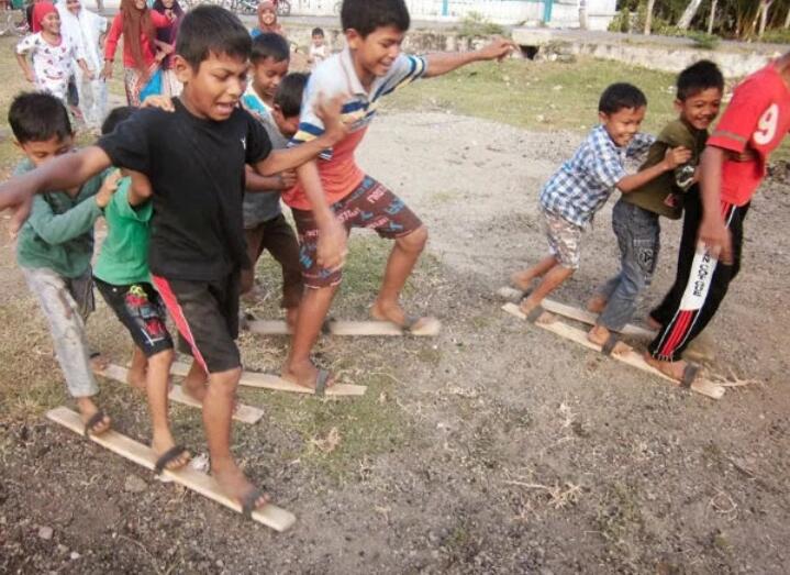 Permainan Anak - Anak Zaman Old Yang Jarang Terlihat Dimainkan Anak - Anak Zaman Now!