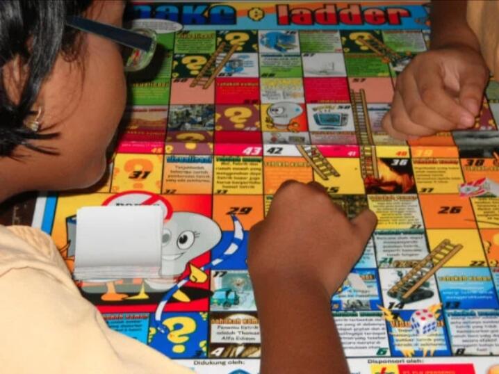 Permainan Anak - Anak Zaman Old Yang Jarang Terlihat Dimainkan Anak - Anak Zaman Now!