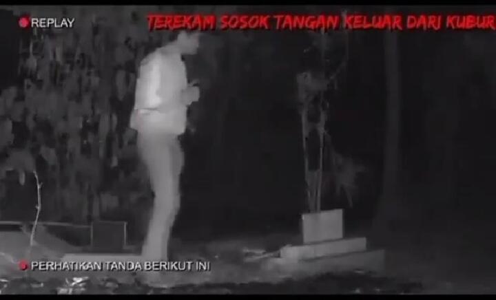 Uji Nyali di Kuburan, Horor Kaki Pria Ini Ditarik Sosok Tangan Aneh dari Dalam Makam!