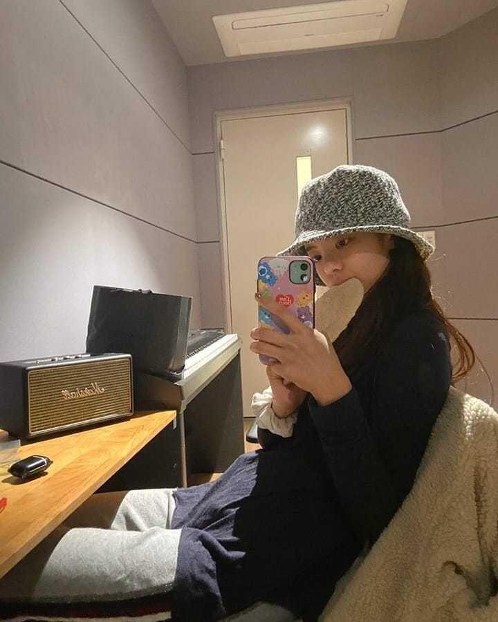10 Potret Elegan Lia ITZY saat Pamer Mirror Selfie, Memukau!