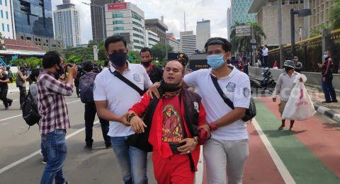 Dibubarkan Paksa Aparat, Lebih dari 10 Massa Aksi 1812 Ditangkap