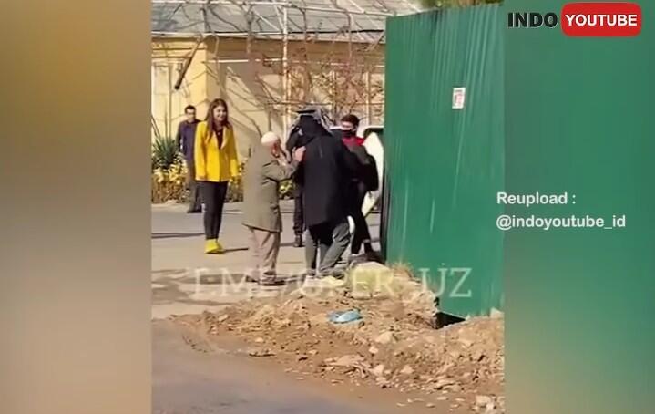 Dikira Berantam Sungguhan, Ternyata Sedang Syuting! Netizen: Jiwa Sosial Kakek Tinggi