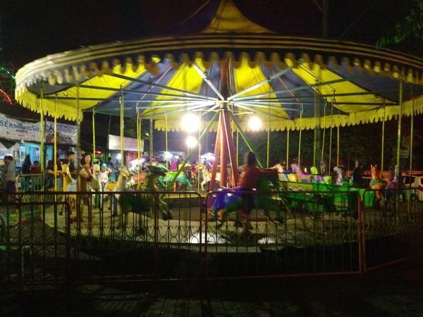 NOSTALGIA, pasar Malam Wahana Hiburan Mewah Bagi Masyarakat Kelas Bawah 
