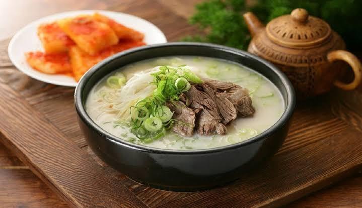 Daftar Makanan yang Selalu Muncul di Drama Korea Saat Momen Tertentu!