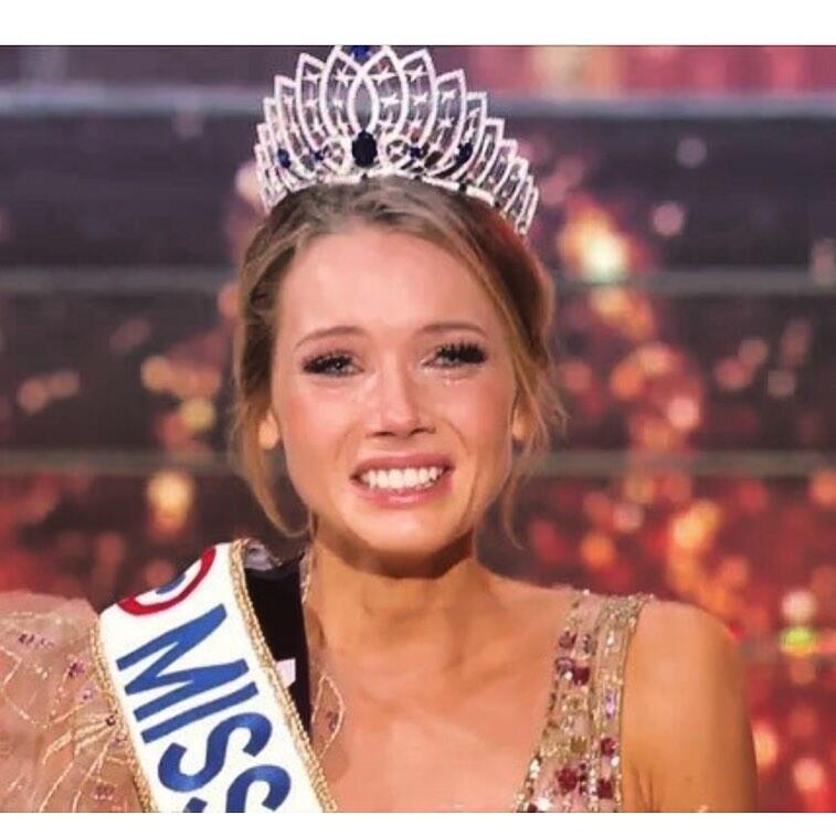 Gadis Asal Normadie Ini, Memenangkan Miss France di Perayaan Miss France ke 100 Tahun
