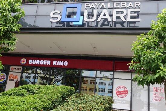 5 Tempat yang Wajib Dikunjungi Saat ke Singapura, No. 3 Tempat Berburu Oleh-Oleh!