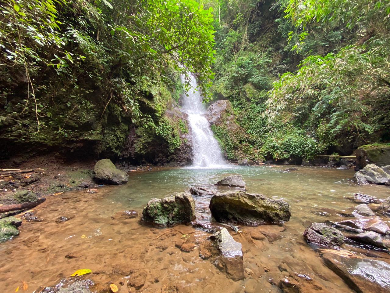 Air Terjun Sekarlangit yang Asri