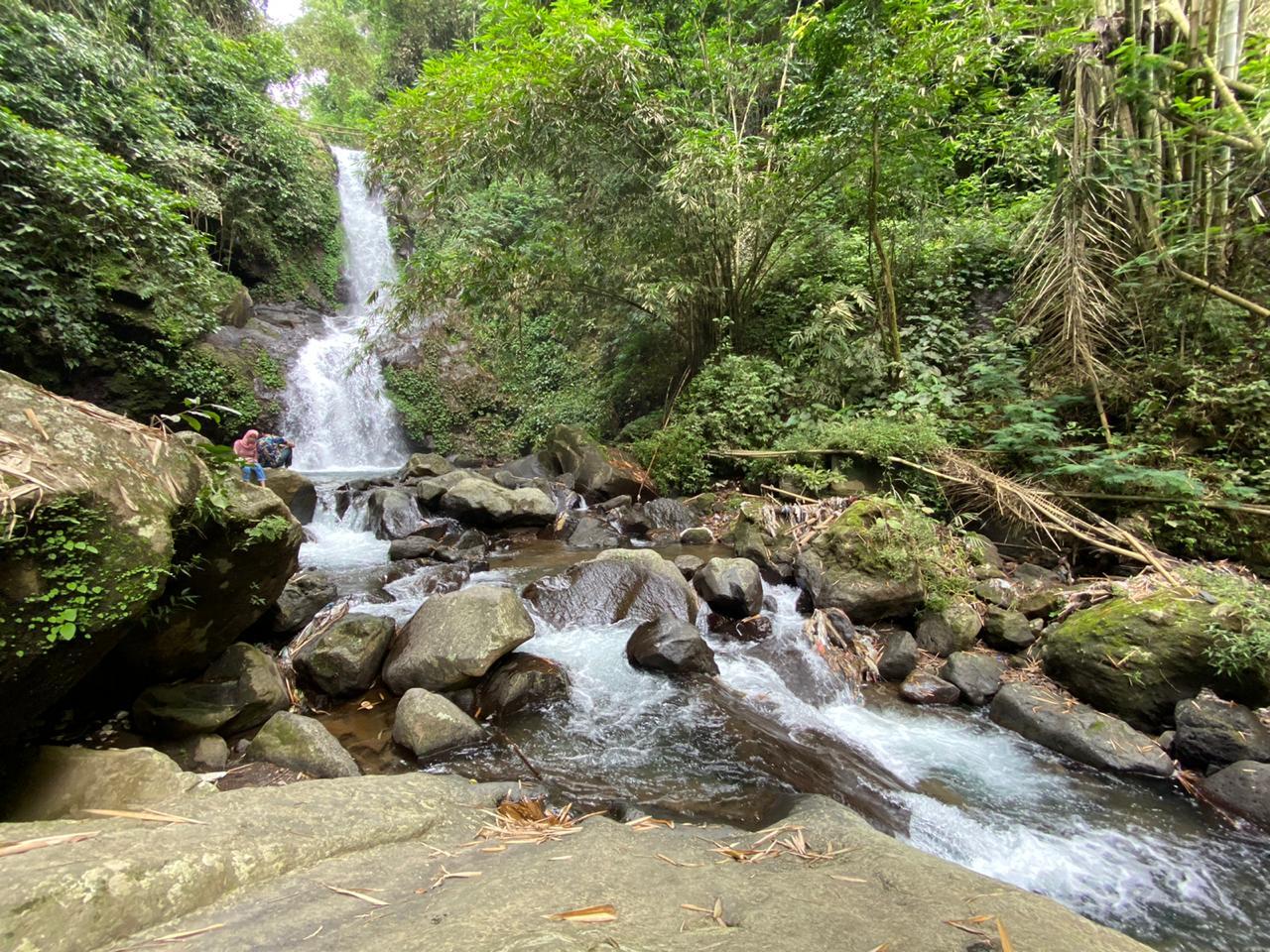 Air Terjun Sekarlangit yang Asri