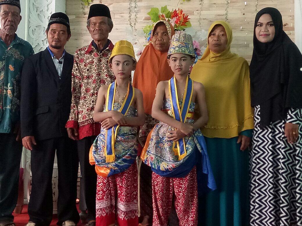 Liburan Paling Berkesan Bareng Ibu, Perginya Naik Becak!