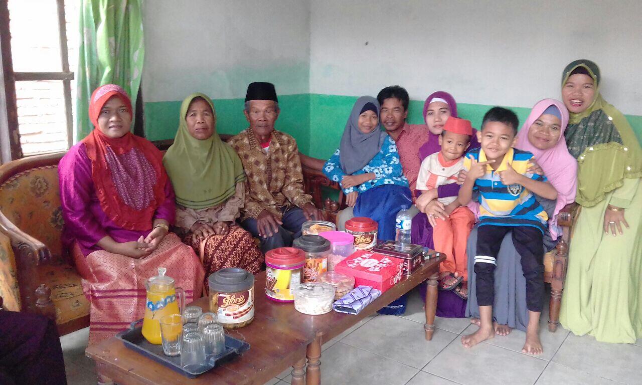 Liburan Paling Berkesan Bareng Ibu, Perginya Naik Becak!