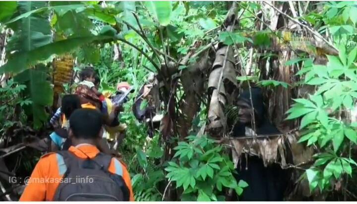 Mengerikan, Viral Sosok Misterius Berjubah Hitam di Jalur Pendakian Halmahera! Hantu?